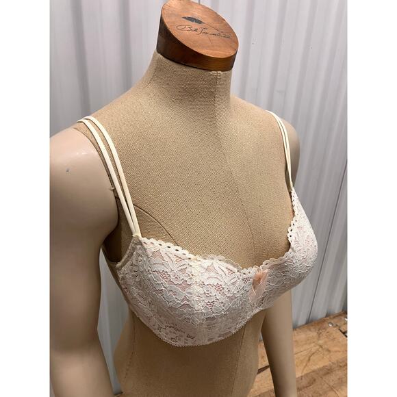 B.Tempt'd Bra 36DD Lacy Bow Cream Pink Underwire Padding Sexy Feminine Hook - Picture 3 of 8